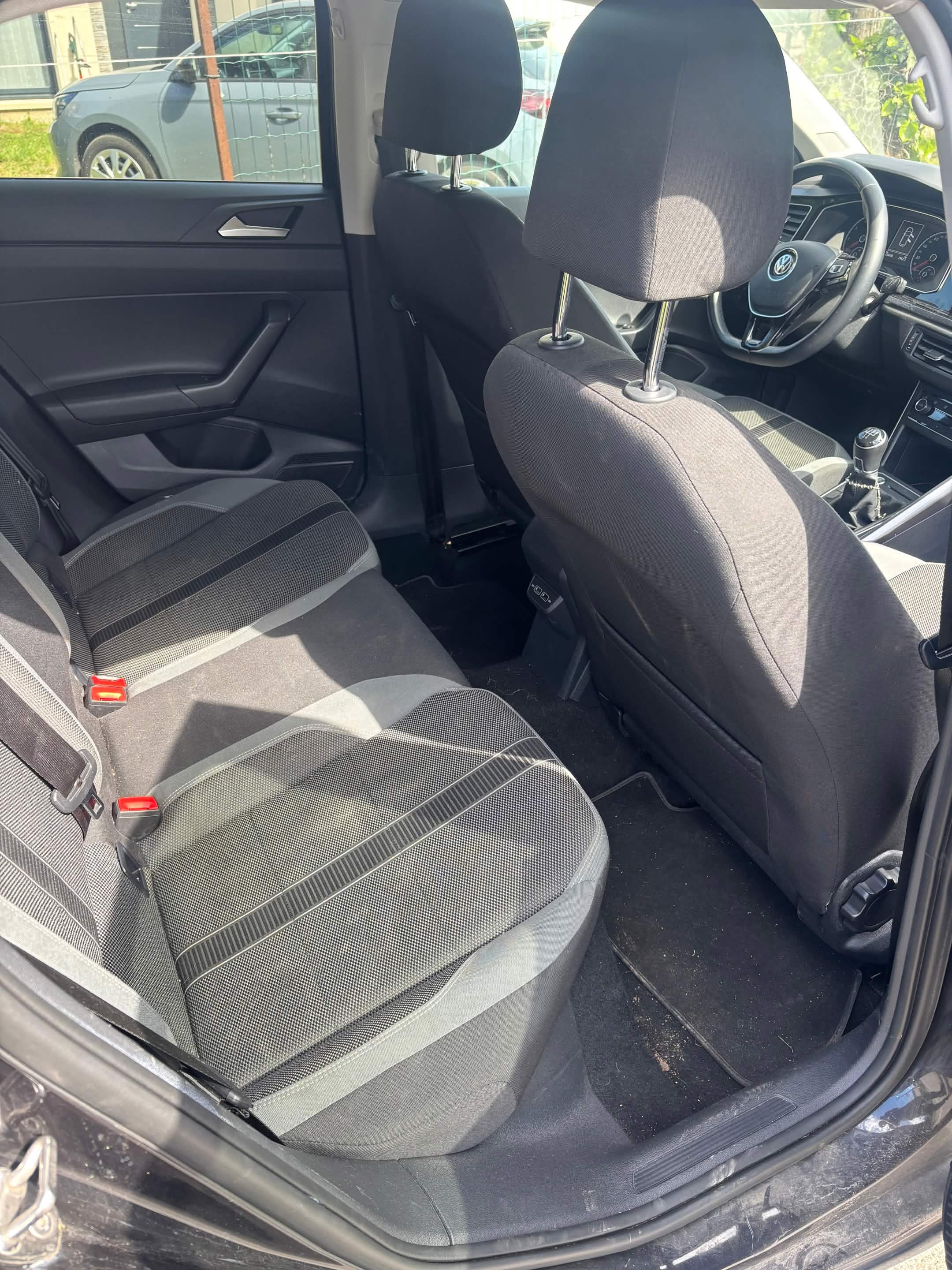 Avant shampouinage sièges arrière Volkswagen Polo
